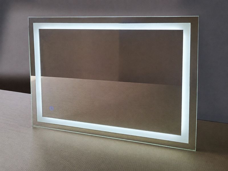 Зеркало настенное Kristal с подсветкой, Серебристый, 800/30/600 (83790762) - Континент фото
